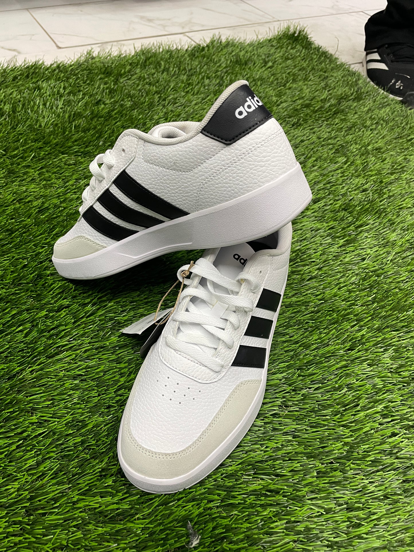 Tenis Adidas